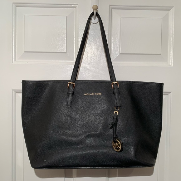 Michael Kors Handbags - Michael Kors MD Jet Set Carryall Tote Bag Black